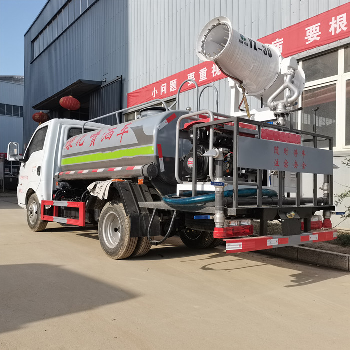 國(guó)六東風(fēng)途逸3噸灑水車(chē)