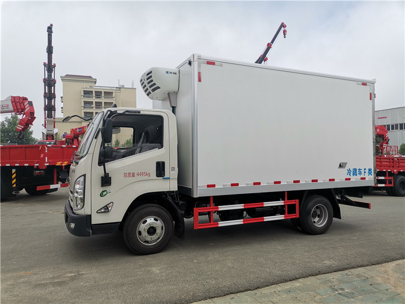 國六江鈴凱運4.2米肉鉤冷藏車