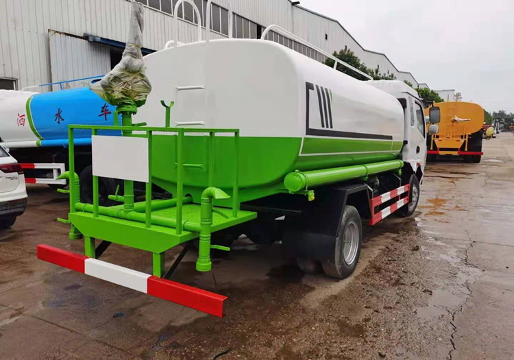 二手八噸灑水車