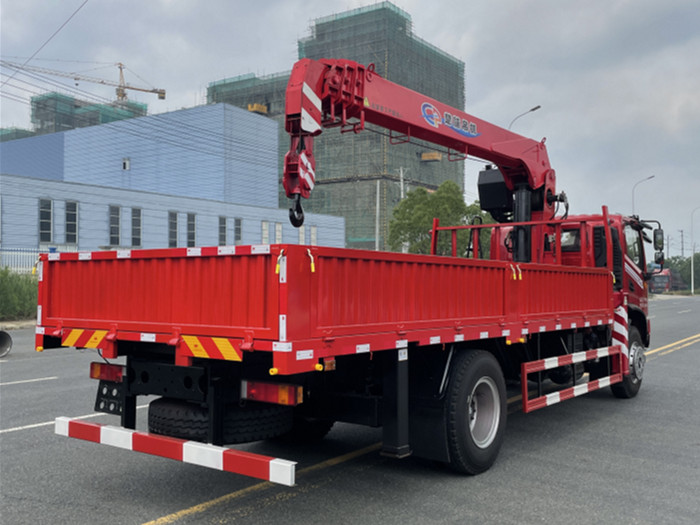 國(guó)六東風(fēng)暢行DV3單排 8噸隨車(chē)吊_隨車(chē)吊廠家