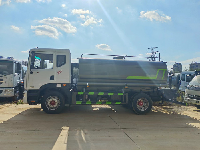 國六東風多利卡D9 12方灑水車圖片_12方灑水車價格_東風12方灑水車_程力灑水車廠家