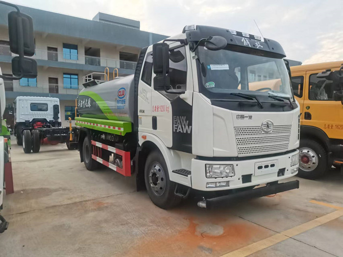 國(guó)六解放J6 12方灑水車_解放12方灑水車價(jià)格_解放12方灑水車圖片_程力灑水車廠家